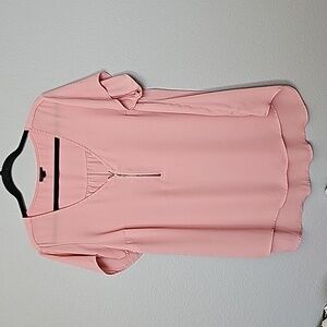 Torrid Georgette Pastel Shirttail Office zip front short sleeve blouse size 0